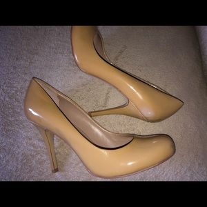 Vince Camuto Elaine Round Toe Heel Pump 11B